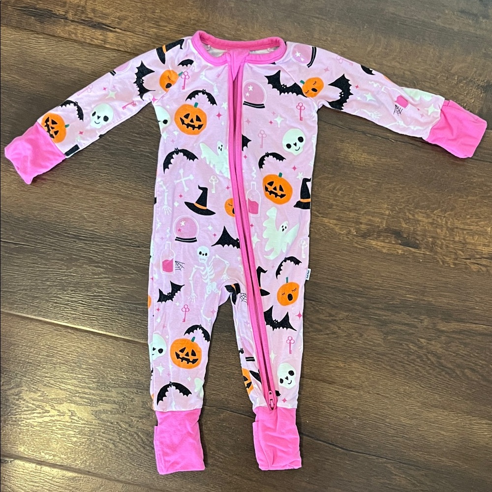 ☘️ 3 for 33 ☘️ Little Sleepies Baby Pink Halloween Zippies
